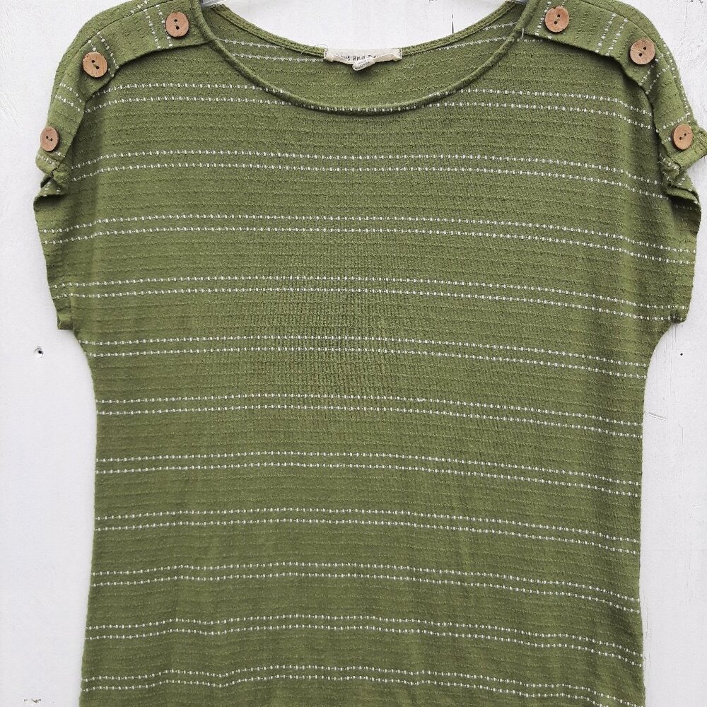 Above and Beyond Women's Green Top Size S